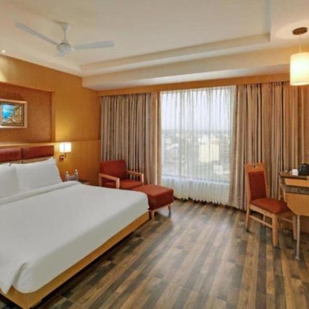 Hotel Seven Inn Near Delhi Airport New Delhi Eksteriør billede