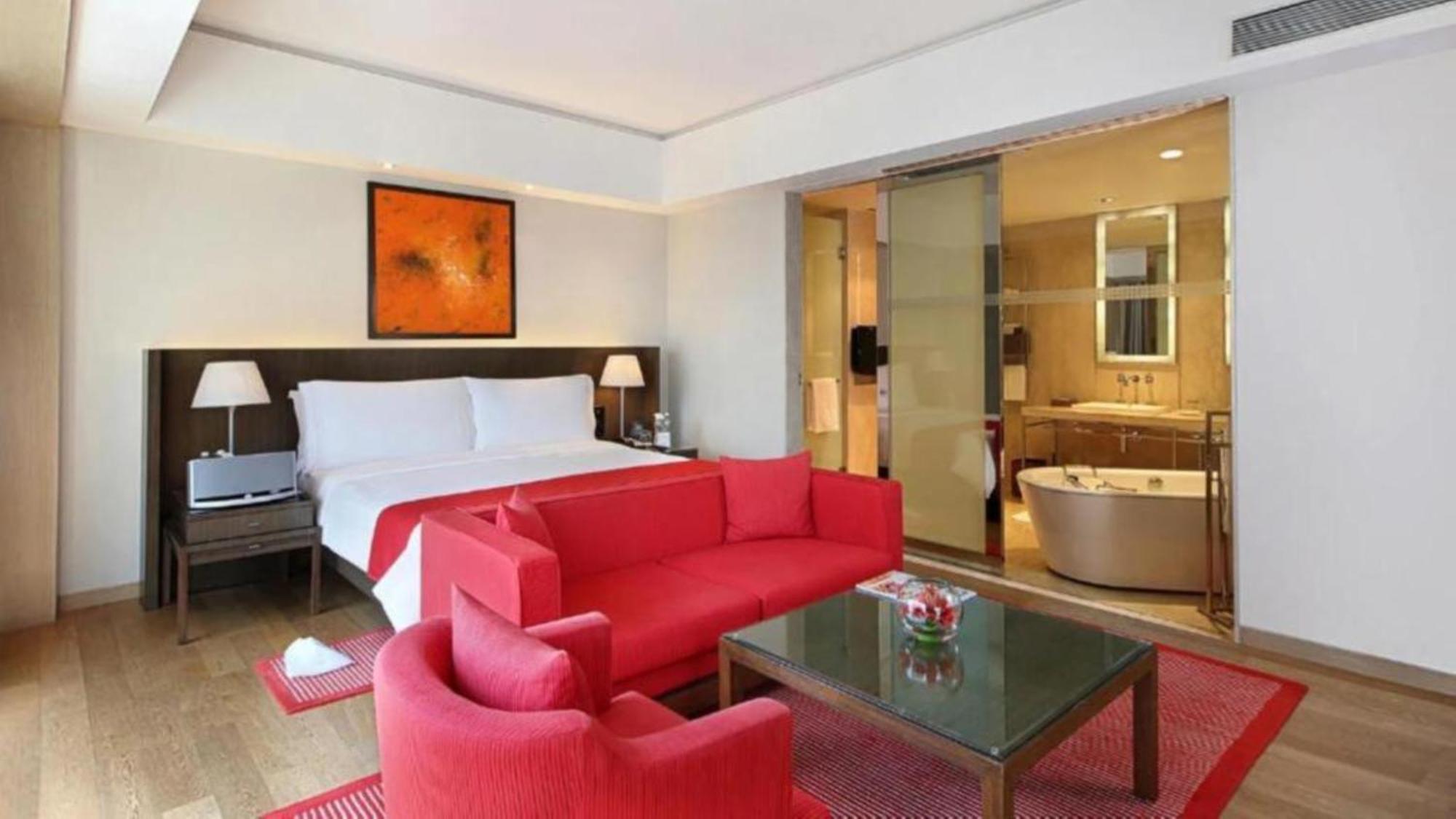 Hotel Seven Inn Near Delhi Airport New Delhi Eksteriør billede